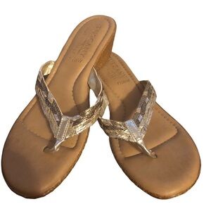 Tuscany Easy street flip flop sandal wedge gold bands 7.5WW